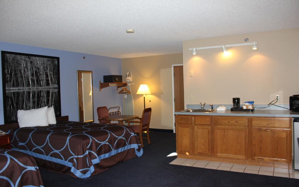 Super 8 By Wyndham Adrian Hotel Quarto foto